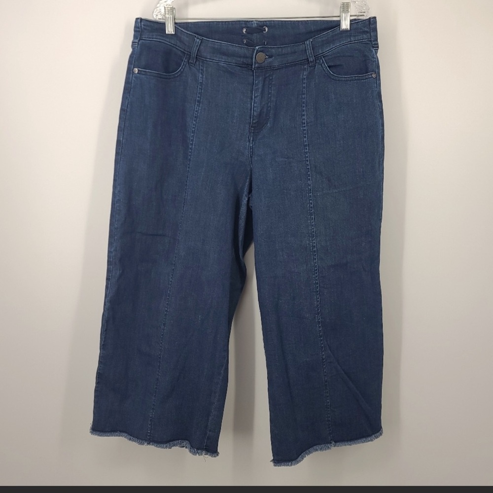 6th and Lane Wide Leg Cropped Lace Up Detail Jeans Size 16